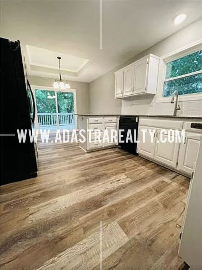 Photo - Gorgeous 4 Bed 3 Bath Home in Olathe!!-Ava...