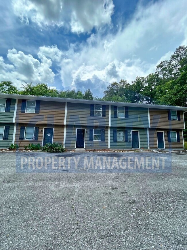 Building Photo - Two bedroom apt near Cleveland State!