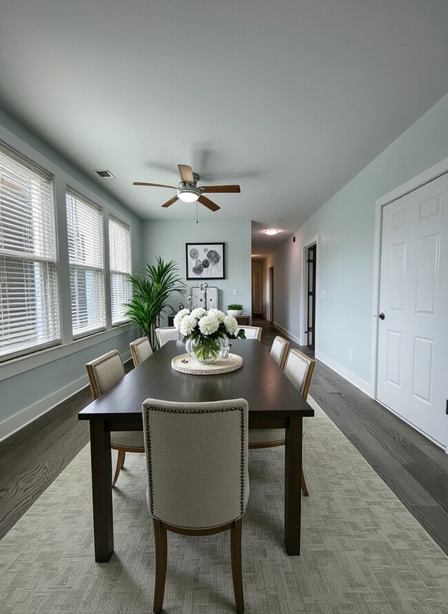 Photo - 2416 N Springfield Ave Unit 2