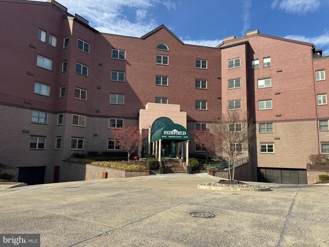 Building Photo - 102 Mercer Ct Unit 21  3