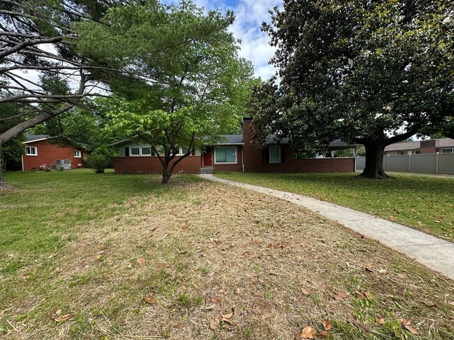 Charming Home In Murfreesboro Steps From MTSU - Charming Home In Murfreesboro Steps From MTSU