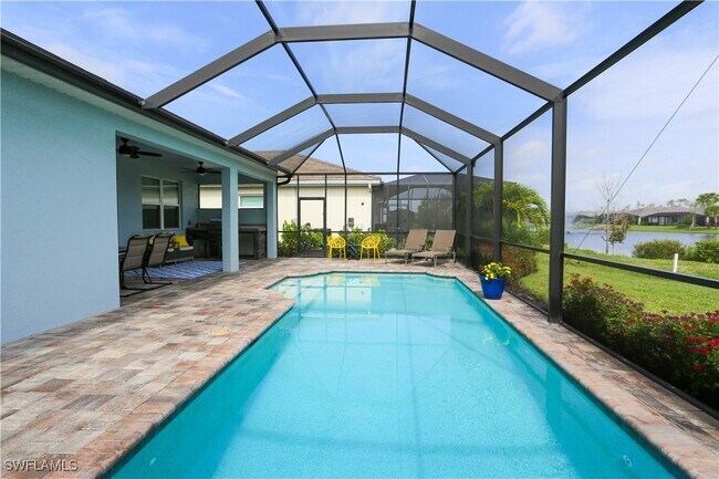 Photo - 16579 Crescent Beach Way
