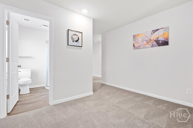 Photo - 142 Bottlebrush Dr