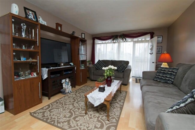 Building Photo - Rideau Terrace Apartments