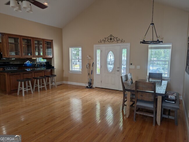 Photo - 388 Ross Ridge Rd