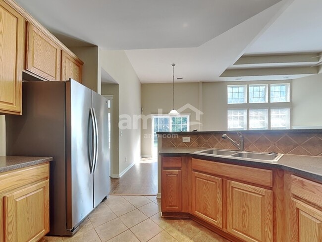 Photo - 13527 Provincial Ct