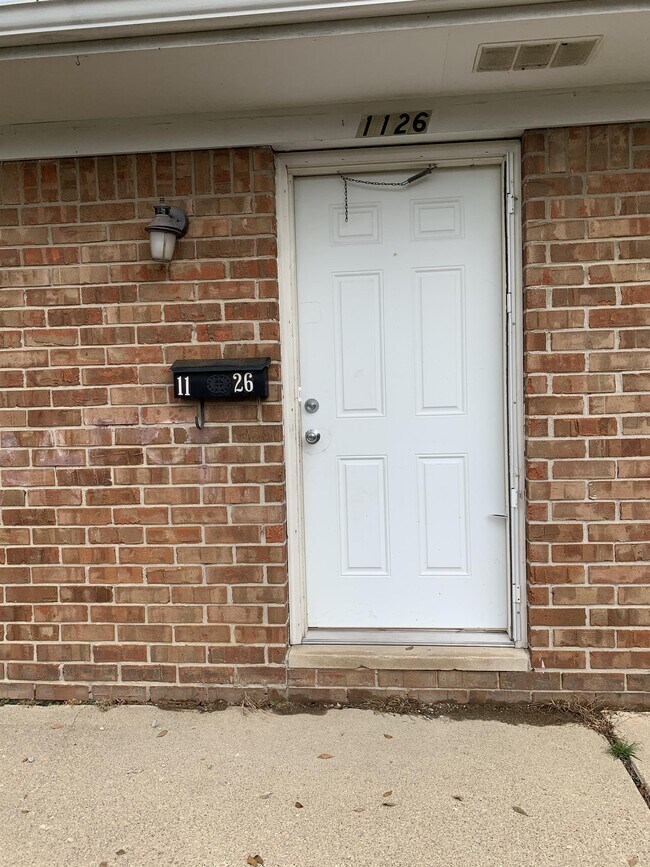 Photo - 1126 E State St