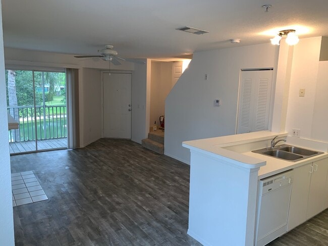 Photo - Central Park II Condos -  Downtown Sarasota Annual Rental 1-Bedroom 1-Bath $1595 Unit 329