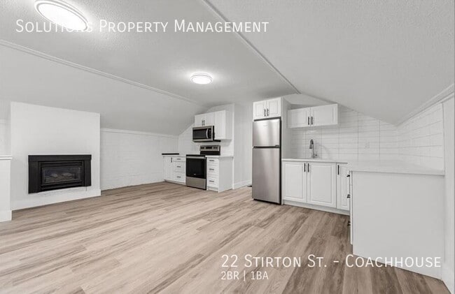 Photo - **Private 2 Bedroom Coachhouse** Unit Coachhouse