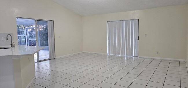 Photo - 1488 Fairway Cir