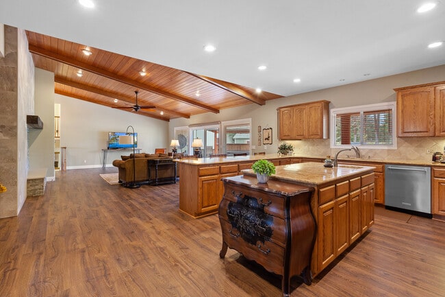 Photo - 10101 N Pines Rd