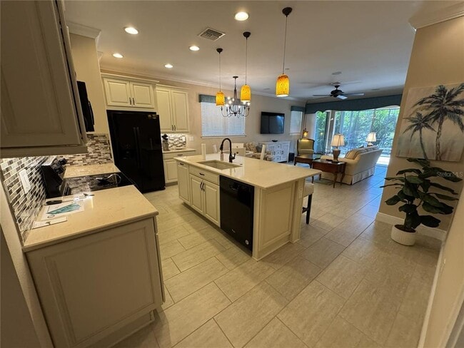 11789 Tapestry Ln