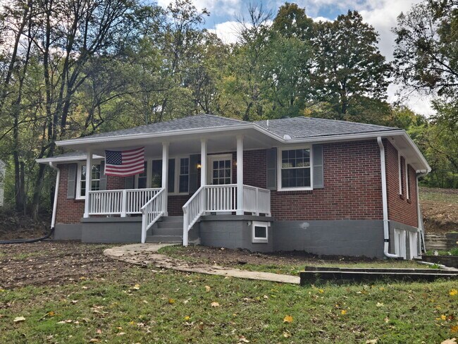 Photo - 929 Due W Ave N