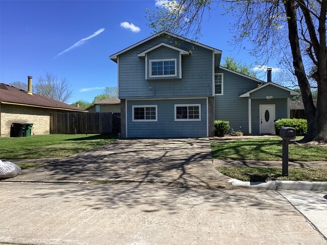 Photo - 15831 Bazelbriar Ln