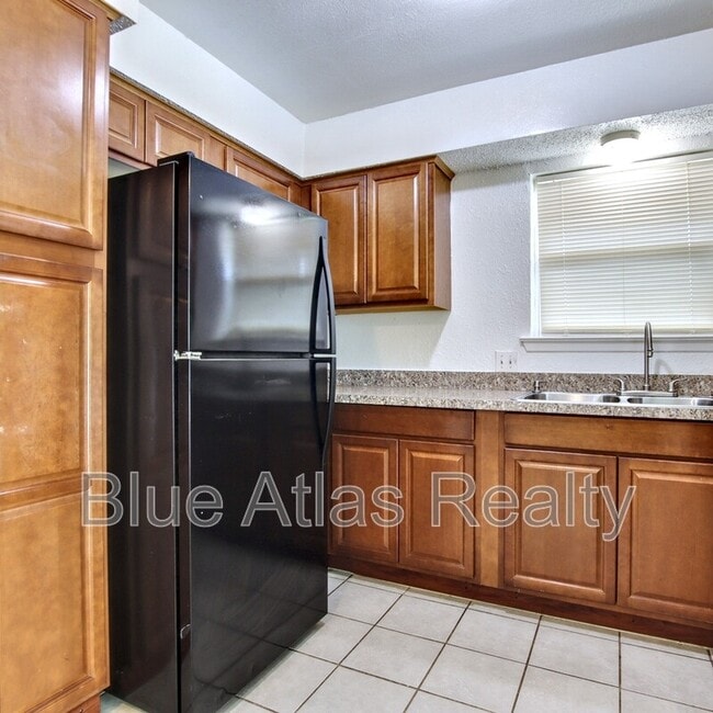 Photo - 4816 Wellesley Ave