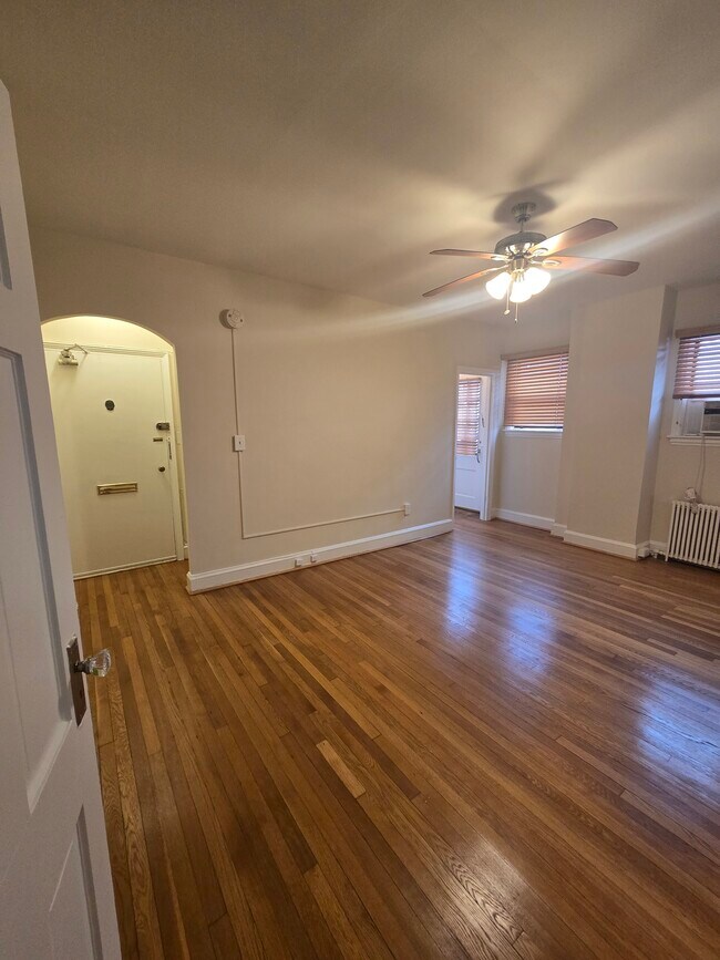 Photo - 1365 Kennedy St NW Unidad 2