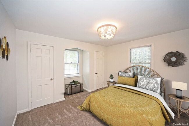 Photo - 5698 Euclid Rd