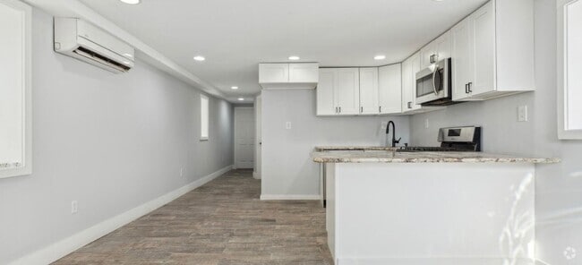 Building Photo - 102-23 164th Dr Unit 1 Rental