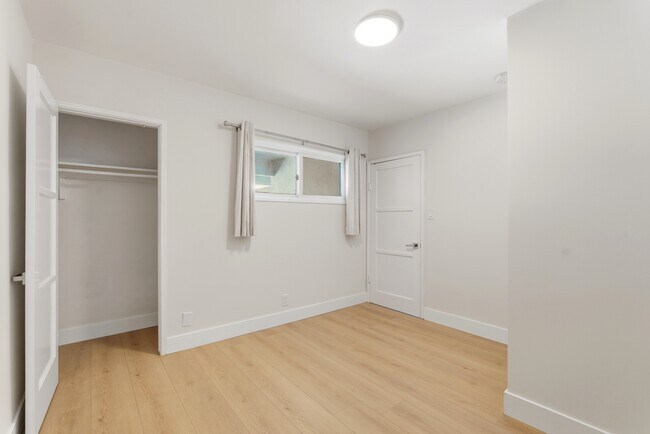 Photo - 356 S Rexford Dr Unit 6