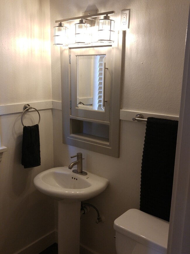 Photo - 170-704-708 Broadway Duplex, Bend Unit 170-708 Broadway