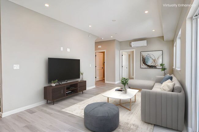 Newly built 4 bed/4 bath townhome in a 6-u... - Newly built 4 bed/4 bath townhome in a 6-u...