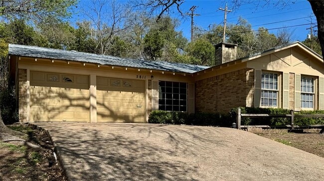 Photo - 5811 Highland Hills Dr