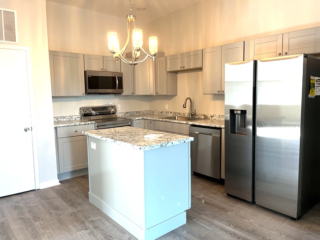 Building Photo - 17 W Main St Unit 1 Rental
