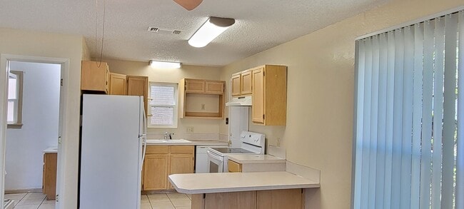 Photo - rs0401 Unit 401-1/2