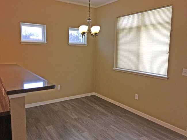 Photo - 129 Linda Path