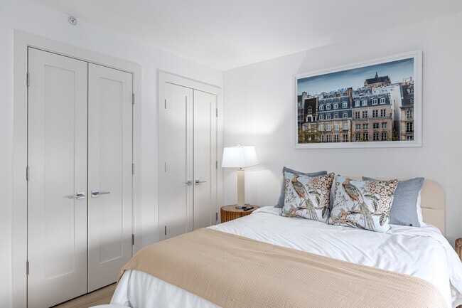 1BR, 1BA - 620SF - Bedroom