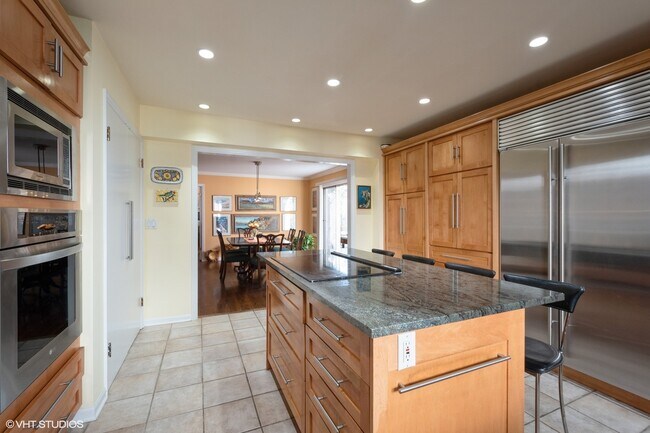 2510 Sheridan Rd