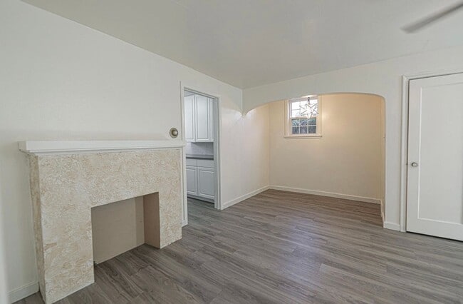 Photo - 915 E Ave E Unit 915 East Avenue E