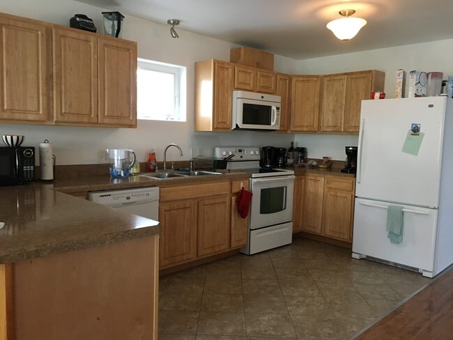 Building Photo - 553 Mercer St Unit 2