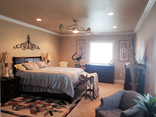 Photo - Fully Furnished Exquisite West-End Home! 650 Minimum Credit Score Required