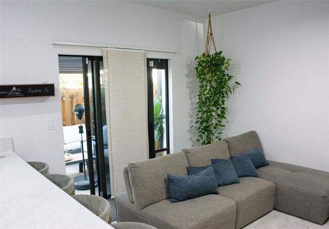 Photo - 315 NE 208th Terrace