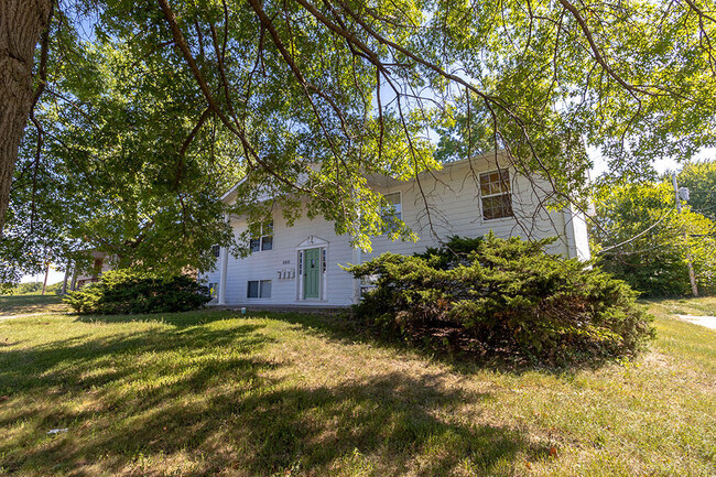Building Photo - 2932 Leeway Dr Rental