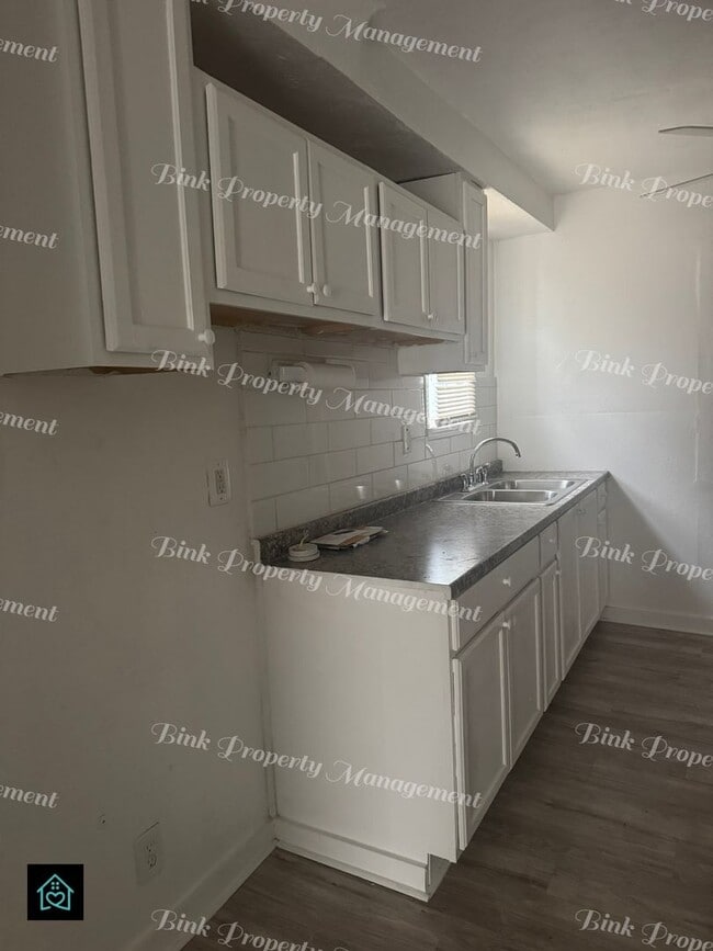 Photo - 15808 Southfield Fwy