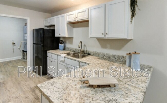 Photo - 208 Walnut Hill Dr Unit B