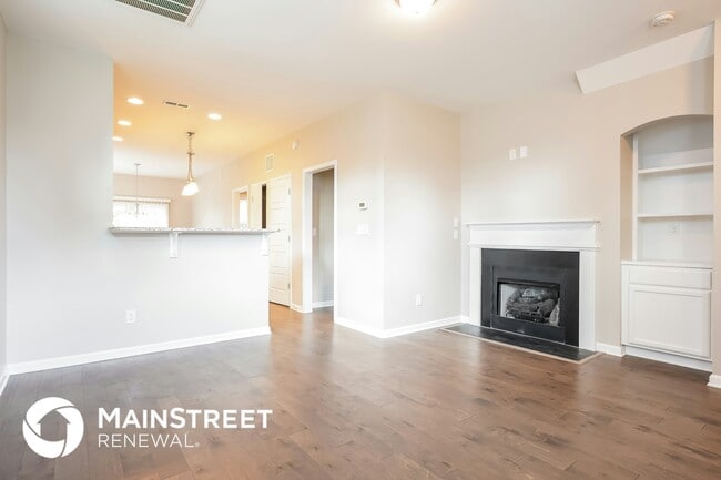 Photo - 305 Chamberlain Dr