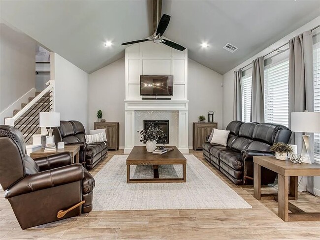 Photo - 1391 Hickory Trl