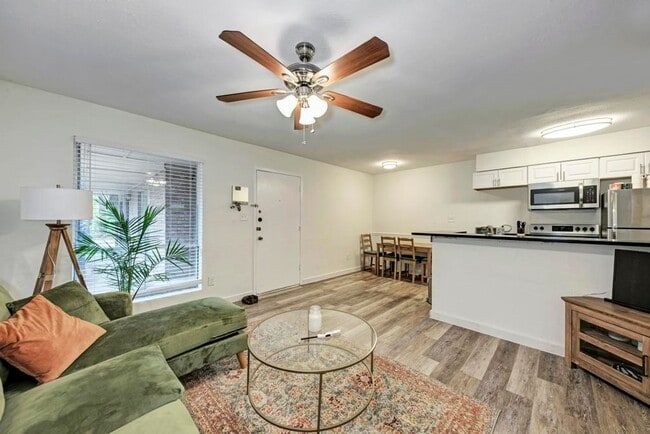 Photo - WASHER / DRYER, WOOD FLOORS OPEN LIVING LA... Unit 103