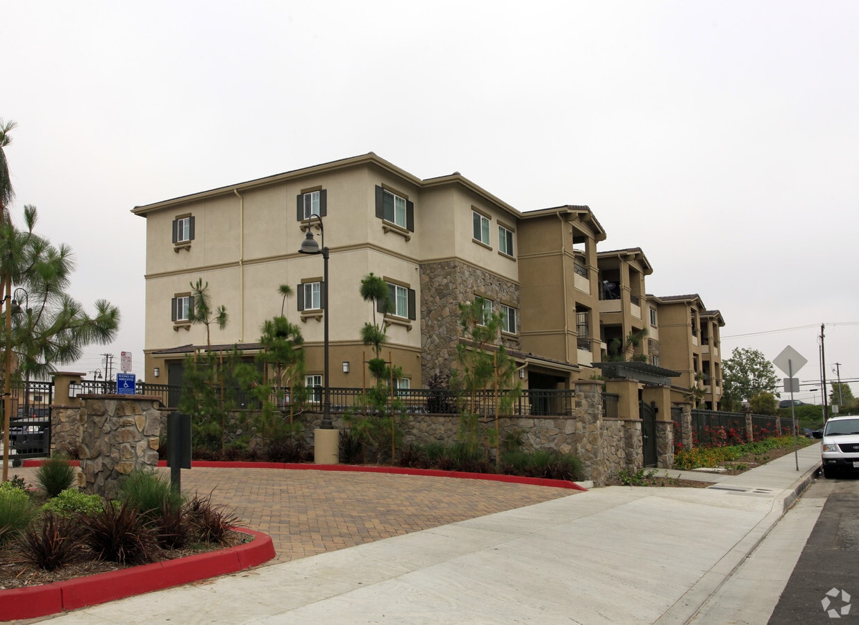 Photo - Serrano Woods Apartments