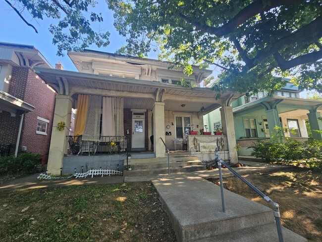 Building Photo - 2534 Derry St Unit 2