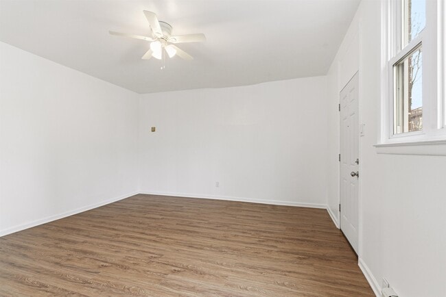 Photo - 303 43rd St Unit 1