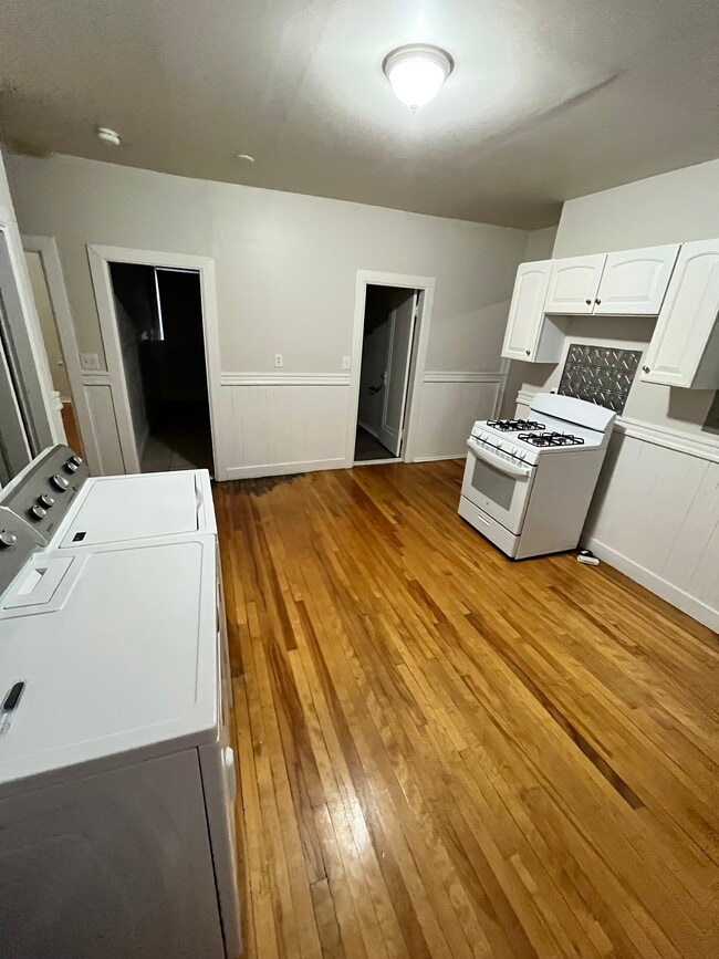 Building Photo - 22 Derby St Rental