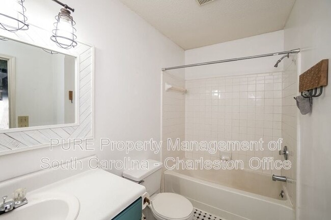 Photo - 2011 N Hwy 17