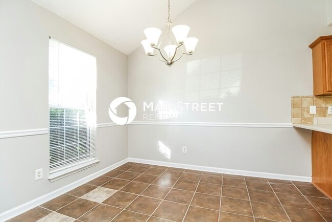 Photo - 3 Bedroom Pet-Friendly Home in La Vergne, TN with Main Street Renewal
