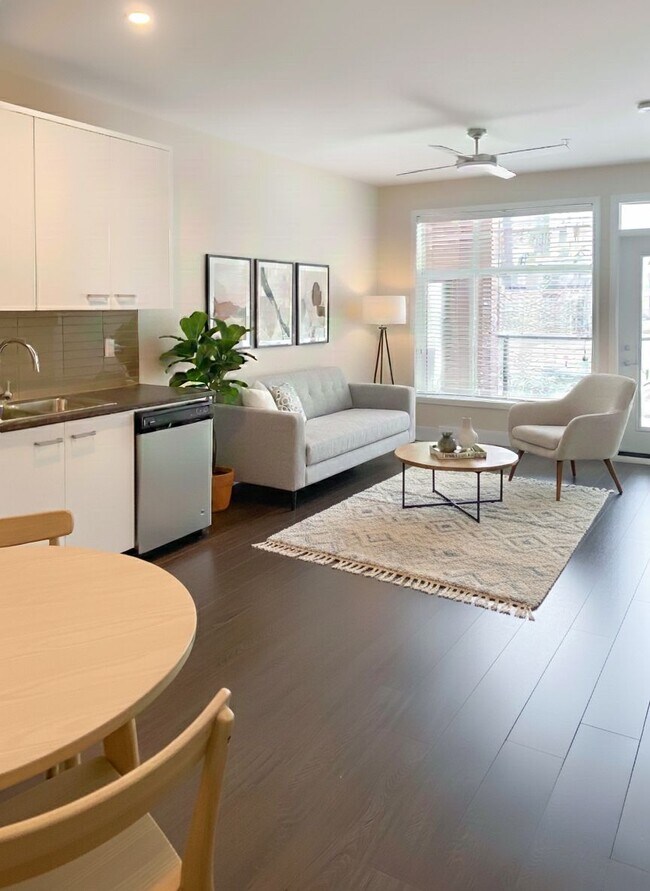 Photo - 45513-45513 Market Way