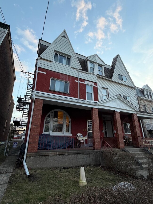 Building Photo - 7 Oakland Sq Unit 3