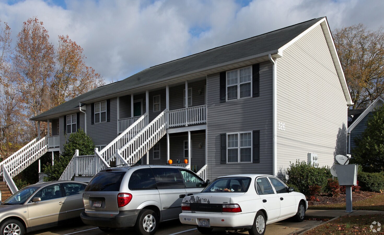 Photo - Carolina Place Apartments